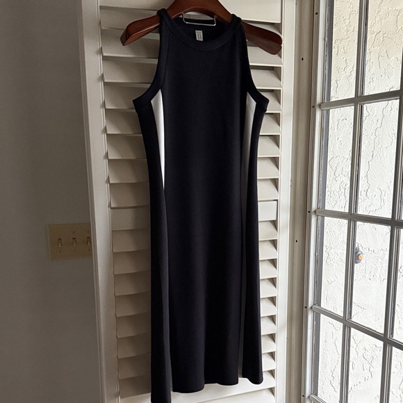 Spanx Air Essentials Black and White Dress - Picture 3 of 8